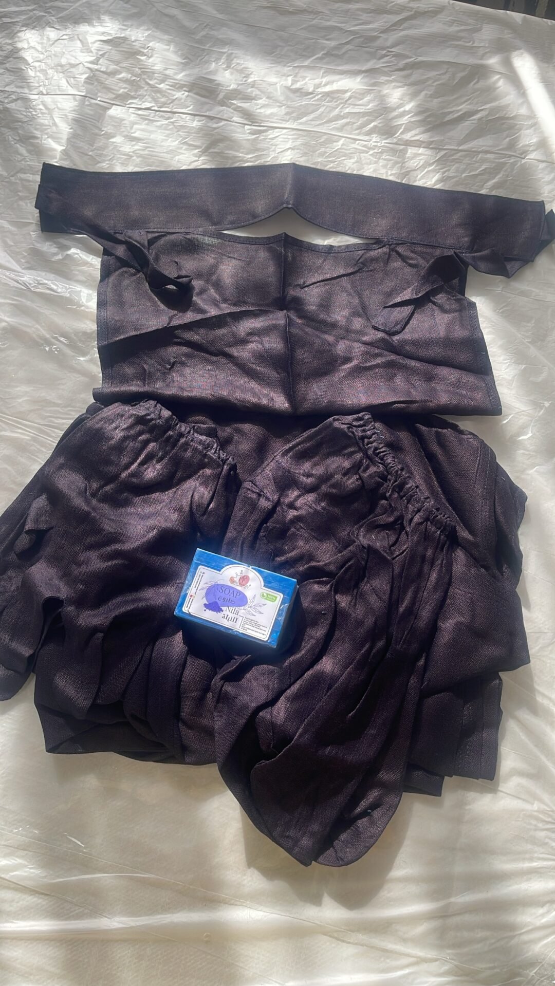 بكج بجامة النيله ماركة النمر رقم 1 لتبييض عباره عن بجامة وقفازات وزلاغات ونقاب للوجه وصابونة قماش النيلة القماش مستورد من مدينة العيون الصحراوية جنوب. المغرب